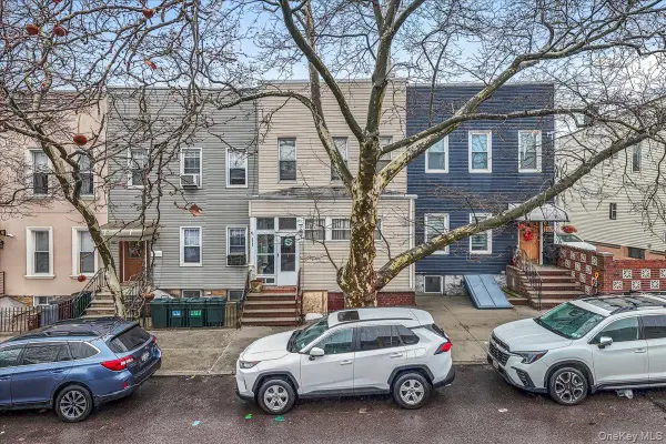 7351 70th Street, Glendale, NY 11385