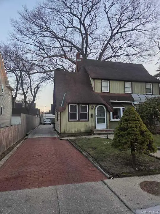 111 W Centennial Avenue, Roosevelt, NY 11575 - #2