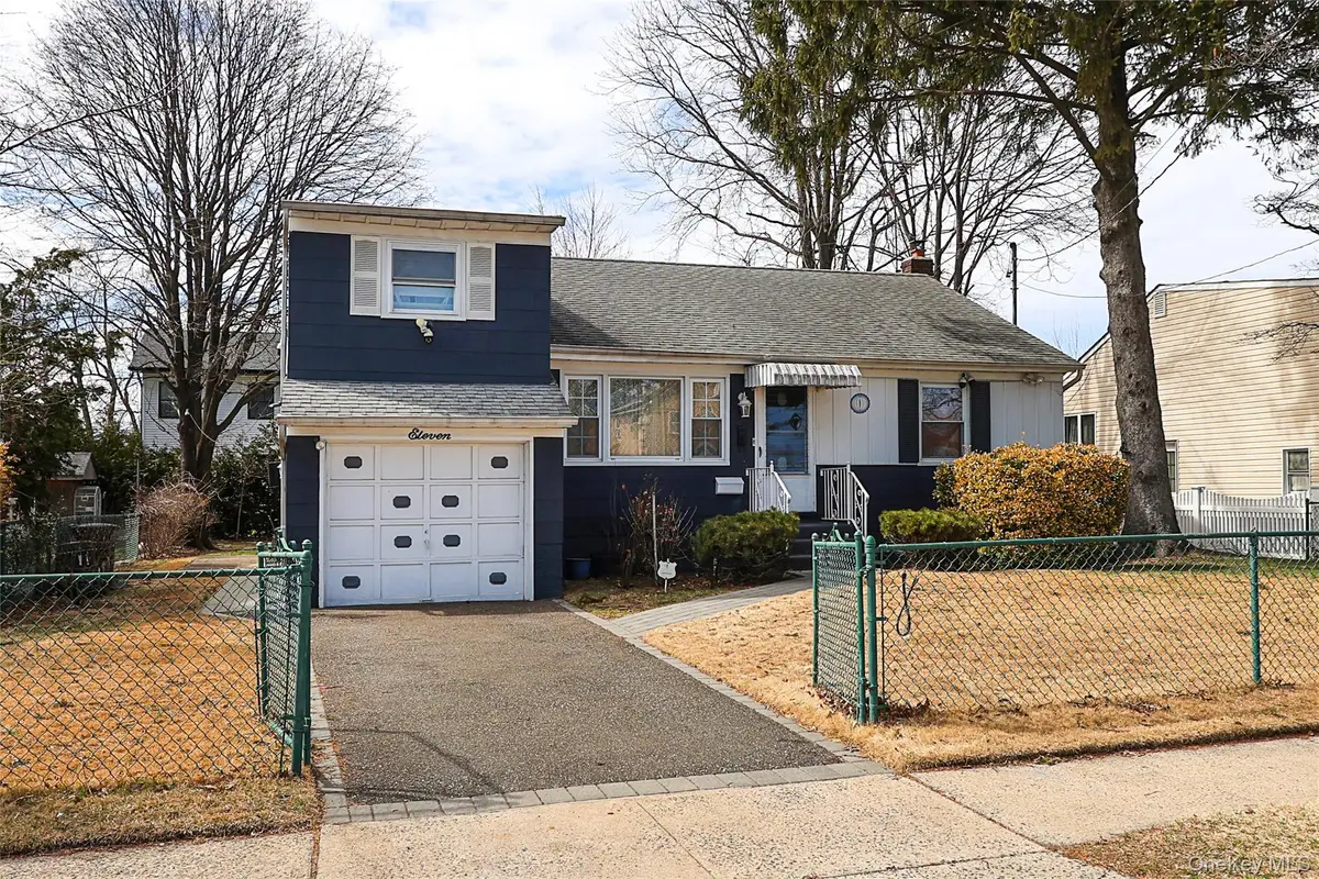 11 Elton Street, Westbury, NY 11590 - #1