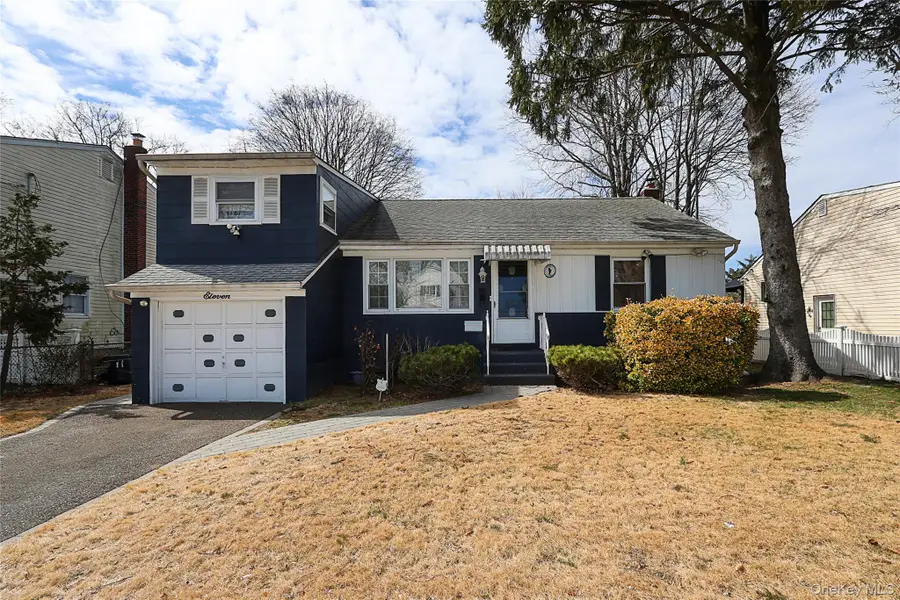 11 Elton Street, Westbury, NY 11590 - #3