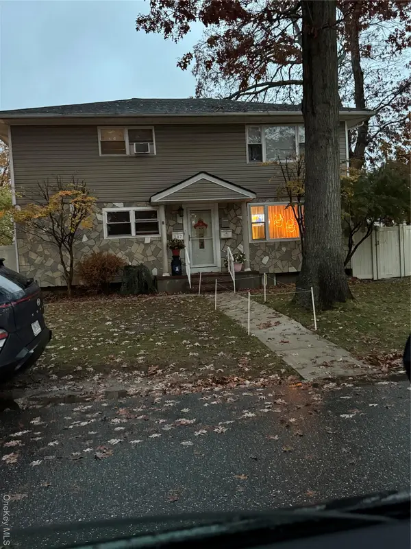 347 Lafayette Street, Copiague, NY 11726