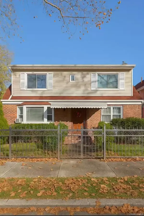 15833 73 Avenue, Fresh Meadows, NY 11366