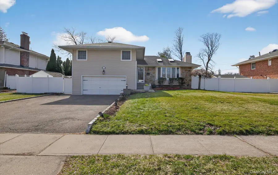 6 Wren Drive, Woodbury, NY 11797 - #2