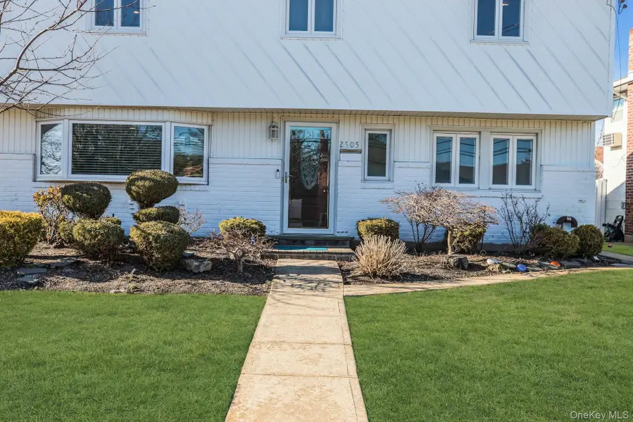 2505 Walters Court, Bellmore, NY 11710 - #3