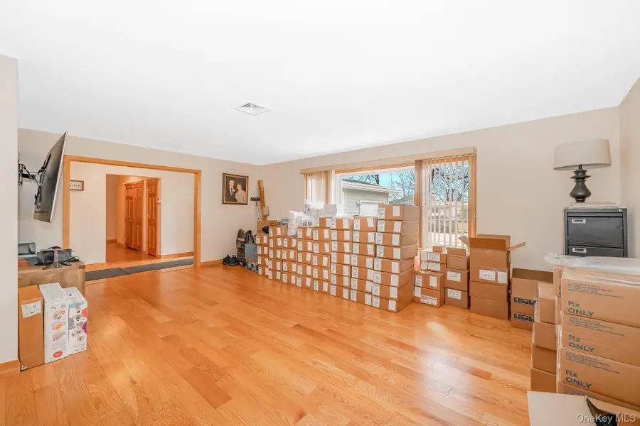 242 Singingwood Drive, Holbrook, NY 11741 - #3