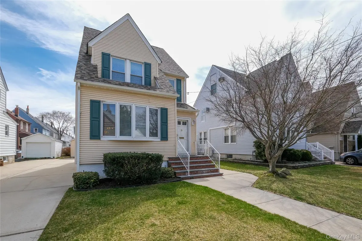 Address Withheld By Seller, Valley Stream, NY 11581 - #1