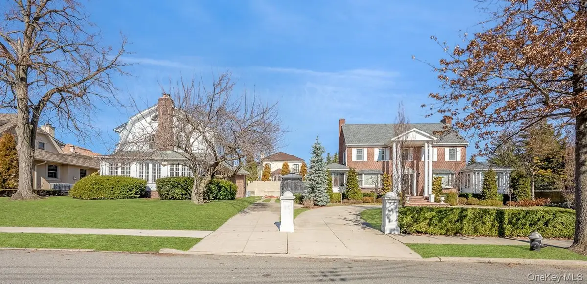 27 Center Drive, Malba, NY 11357 - #1