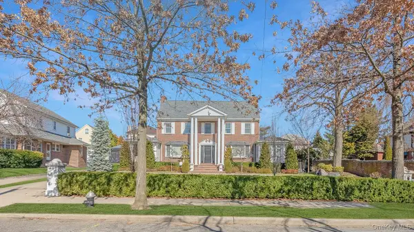 23 Center Drive, Malba, NY 11357