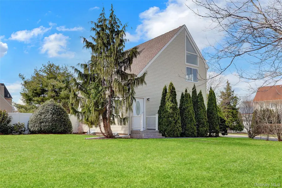 7 Roan Lane, Riverhead, NY 11901 - #2