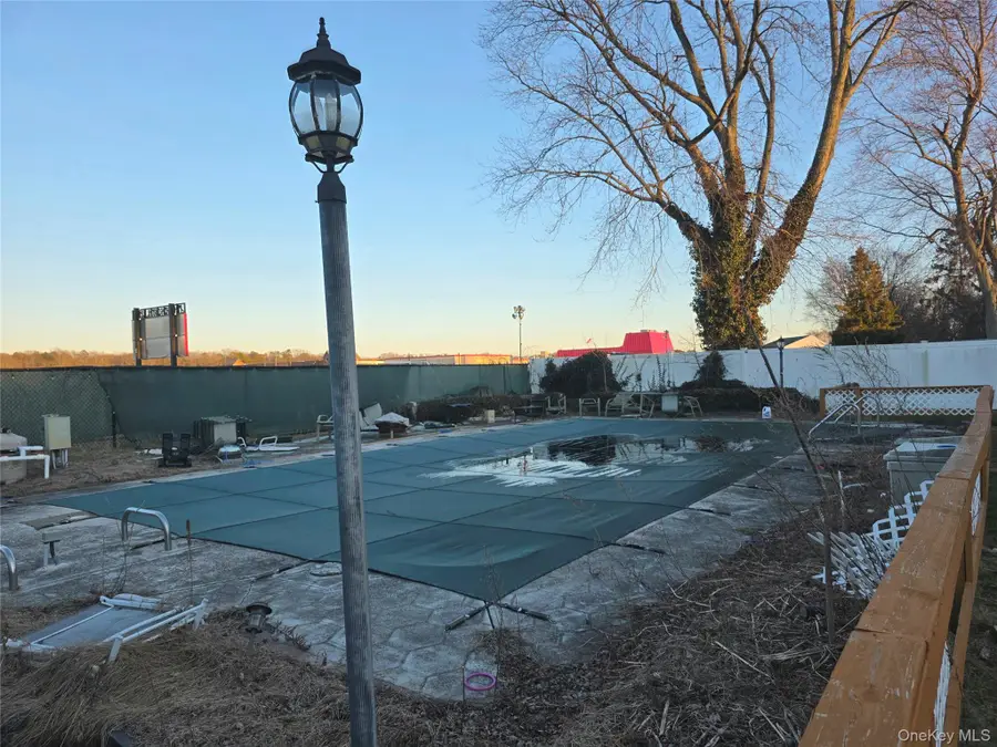 98 Andrew Avenue, Islip Terrace, NY 11752 - #3