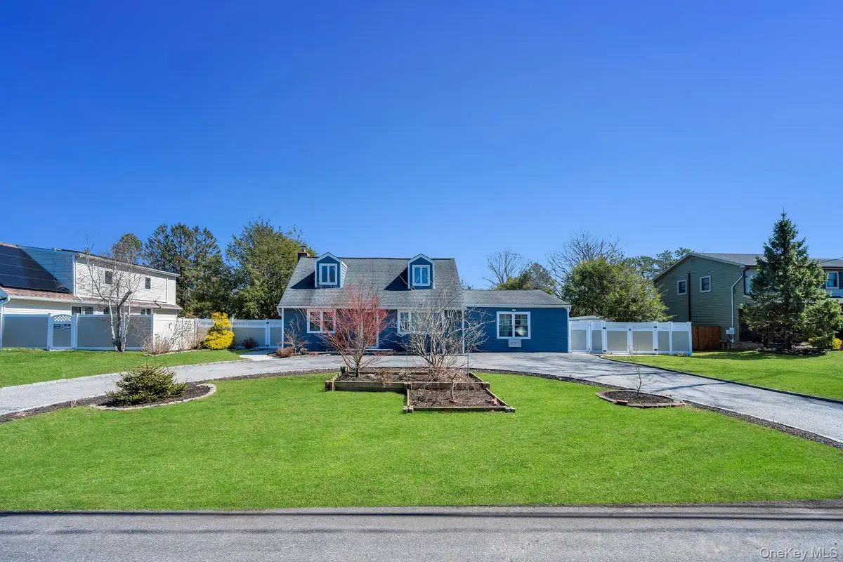 1659 Lincoln Avenue, Bohemia, NY 11716 - #1