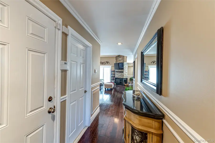 240 Pond View Lane, Smithtown, NY 11787 - #2