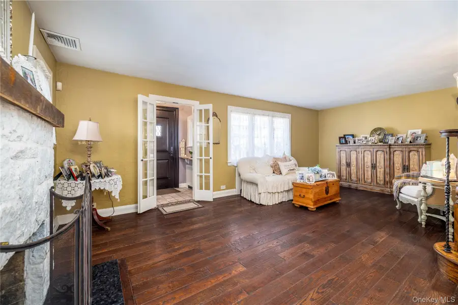 43 Webster Street, Malverne, NY 11565 - #3