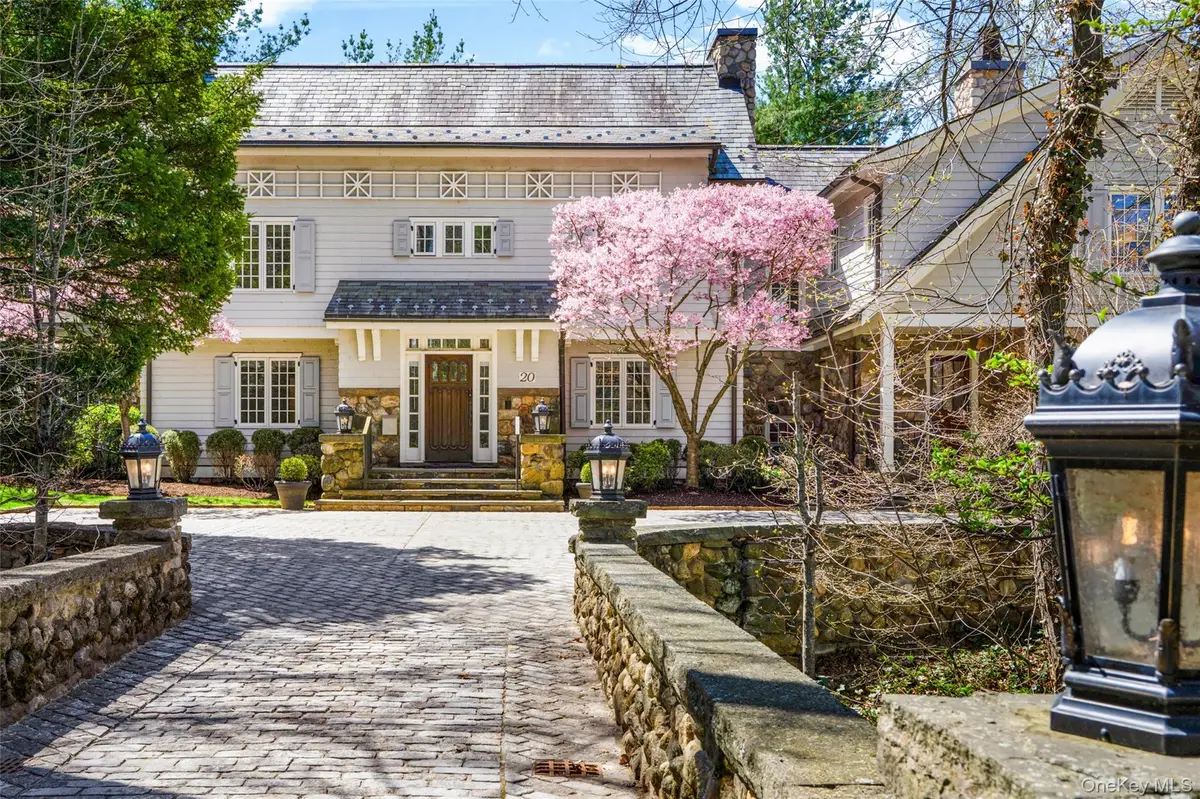 20 Oxford Road, Scarsdale, NY 10583 - #1