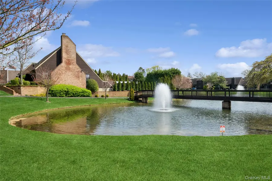 156 Southgate Circle, Massapequa Park, NY 11762 - #3