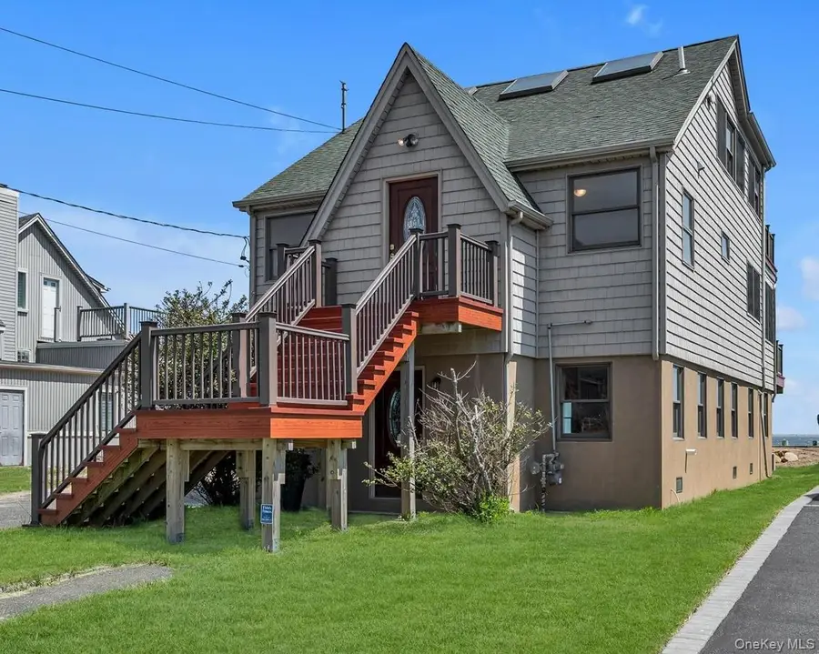 24 Milton Road, Babylon, NY 11702 - #2