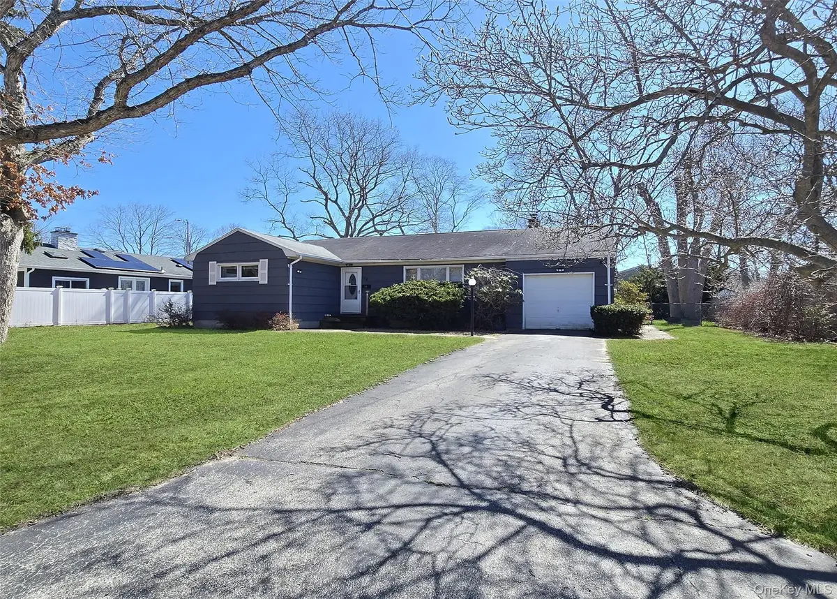 138 E Madison Street, East Islip, NY 11730 - #1