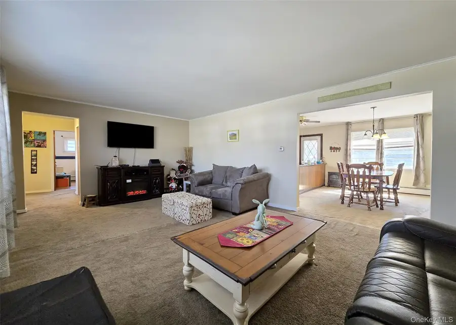 138 E Madison Street, East Islip, NY 11730 - #3