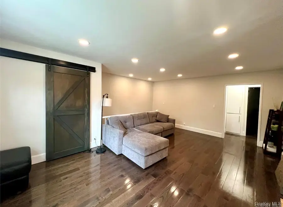 224-33 Kingsbury Avenue #B, Oakland Gardens, NY 11364 - #3