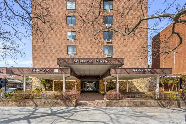14477 Roosevelt Avenue #3D, Flushing, NY 11354
