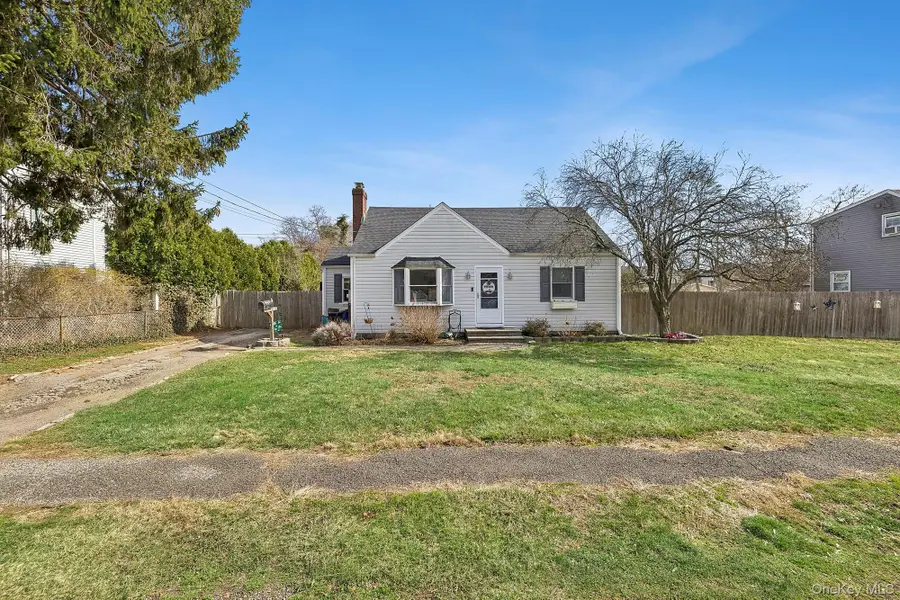 42 Smith Street, Greenlawn, NY 11740 - #2