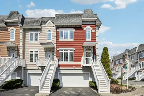 105 Alexander Court, Nanuet, NY 10954