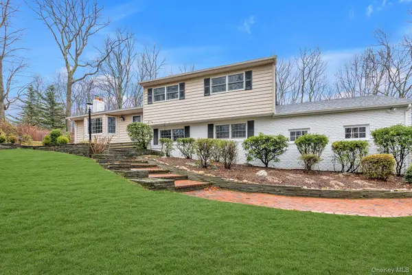 64 Bankside Drive, Centerport, NY 11721