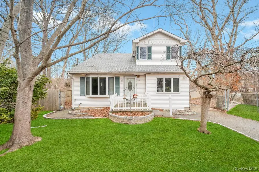 34 Pinelawn Avenue, Shirley, NY 11967 - #2