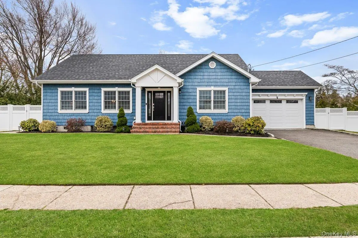 66 Arch Drive, Holbrook, NY 11741 - #1