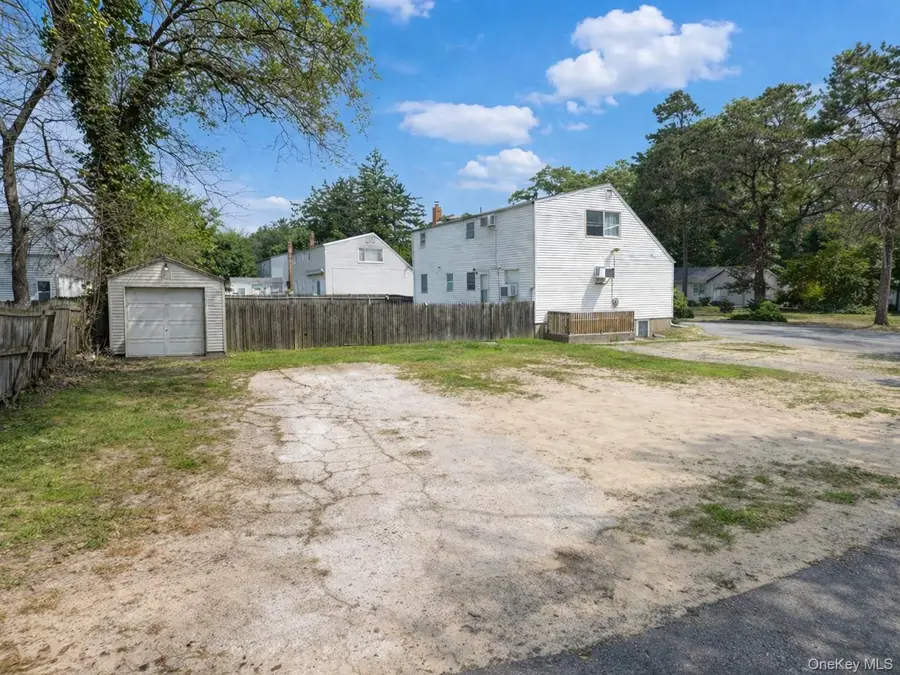 532 Park Avenue, Centereach, NY 11720 - #3