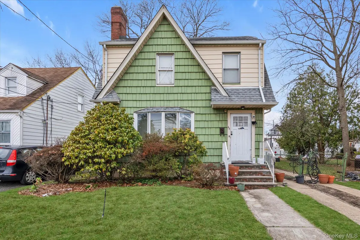 65 Belmont Parkway, Hempstead, NY 11550 - #1