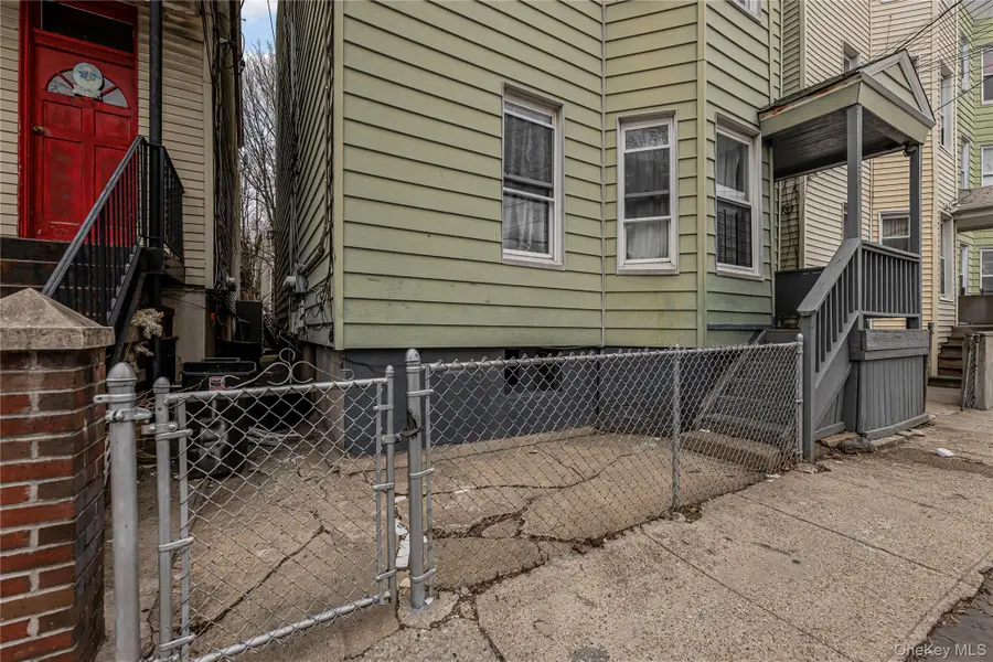 139 Voss Avenue, Yonkers, NY 10703 - #3