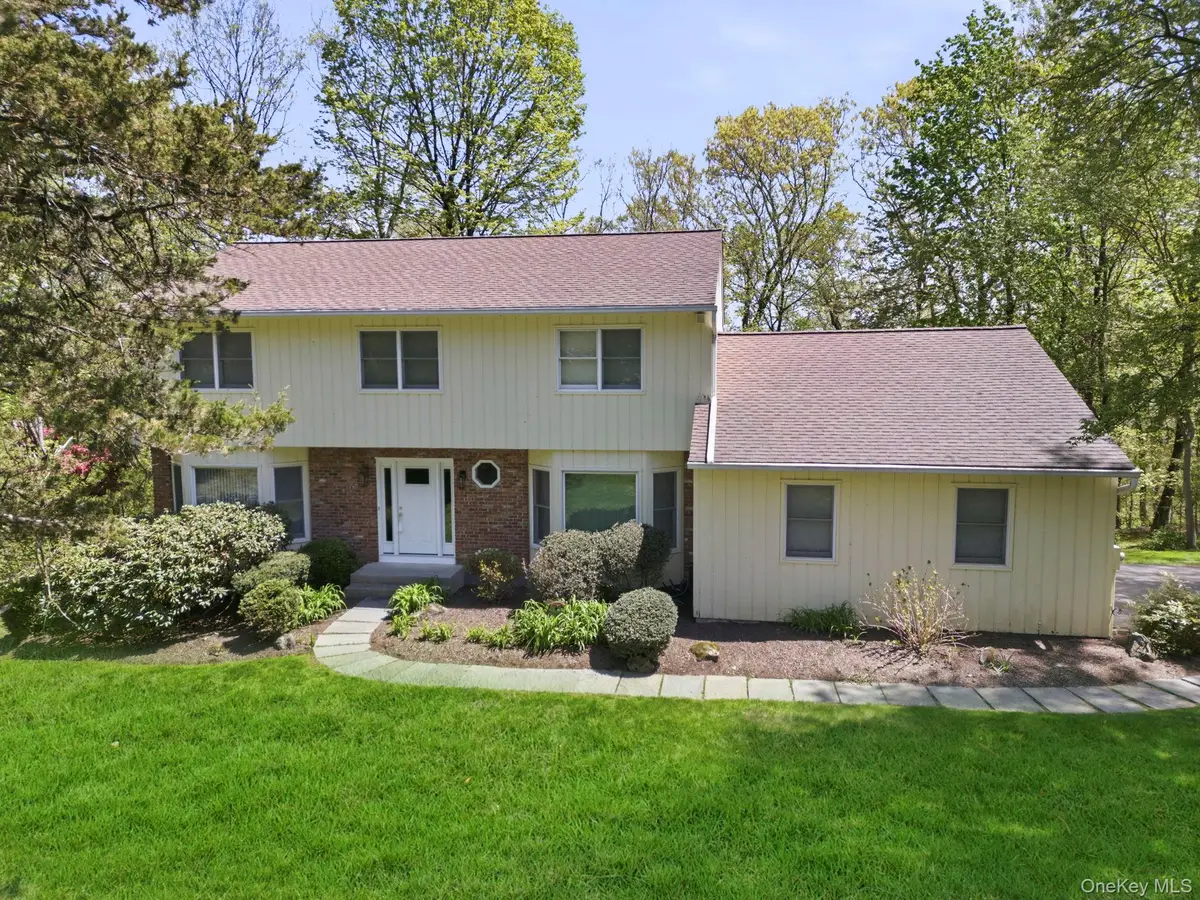 35 Woodcrest Drive, Armonk, NY 10504 - #1