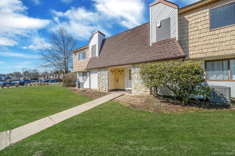 222 Pointe Circle N #2, Coram, NY 11727 - #2