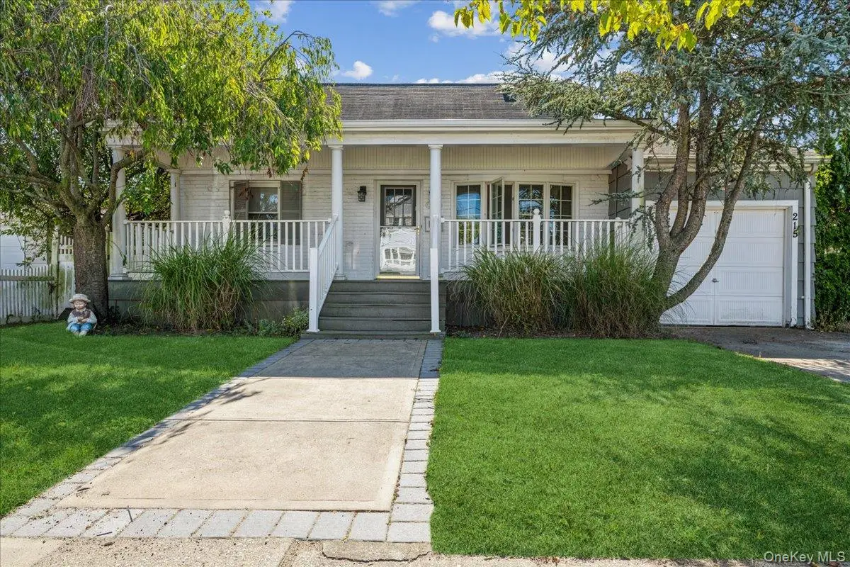 215 W Granada Avenue, Lindenhurst, NY 11757 - #1