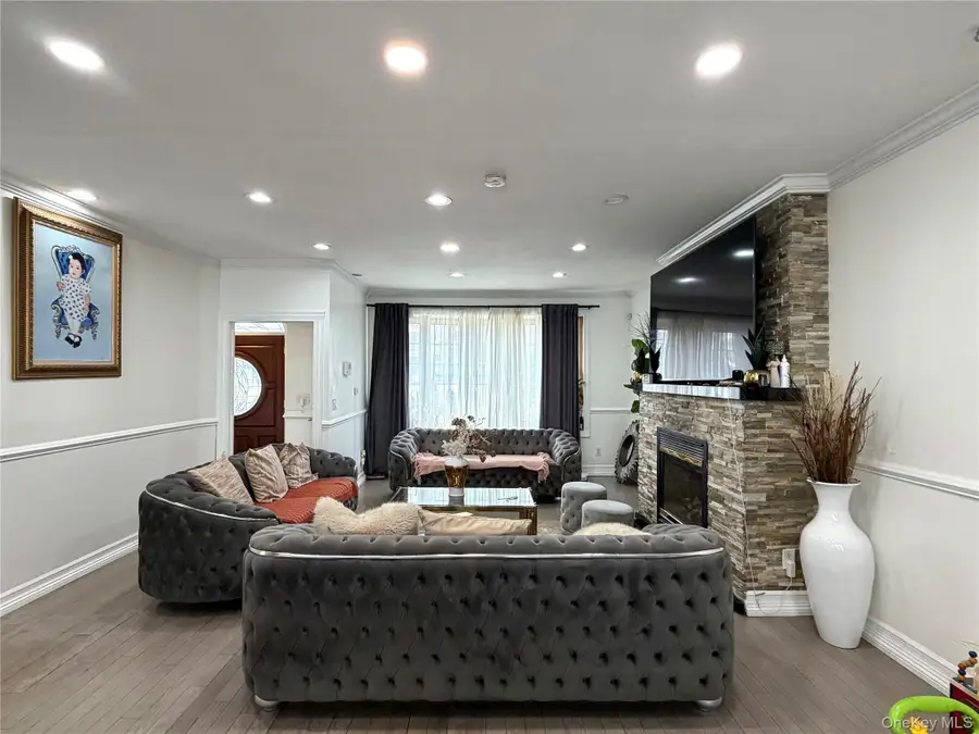 381 Marguerite Avenue, South Floral Park, NY 11001 - #2