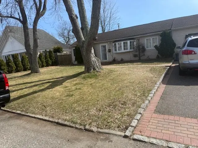 30 Tamarack Street, Central Islip, NY 11722 - #2