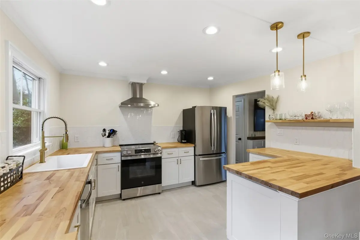 319 Jefferson Street, Centerport, NY 11721 - #1