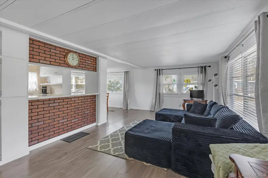 74 Maple St, East Quogue, NY 11942 - #3