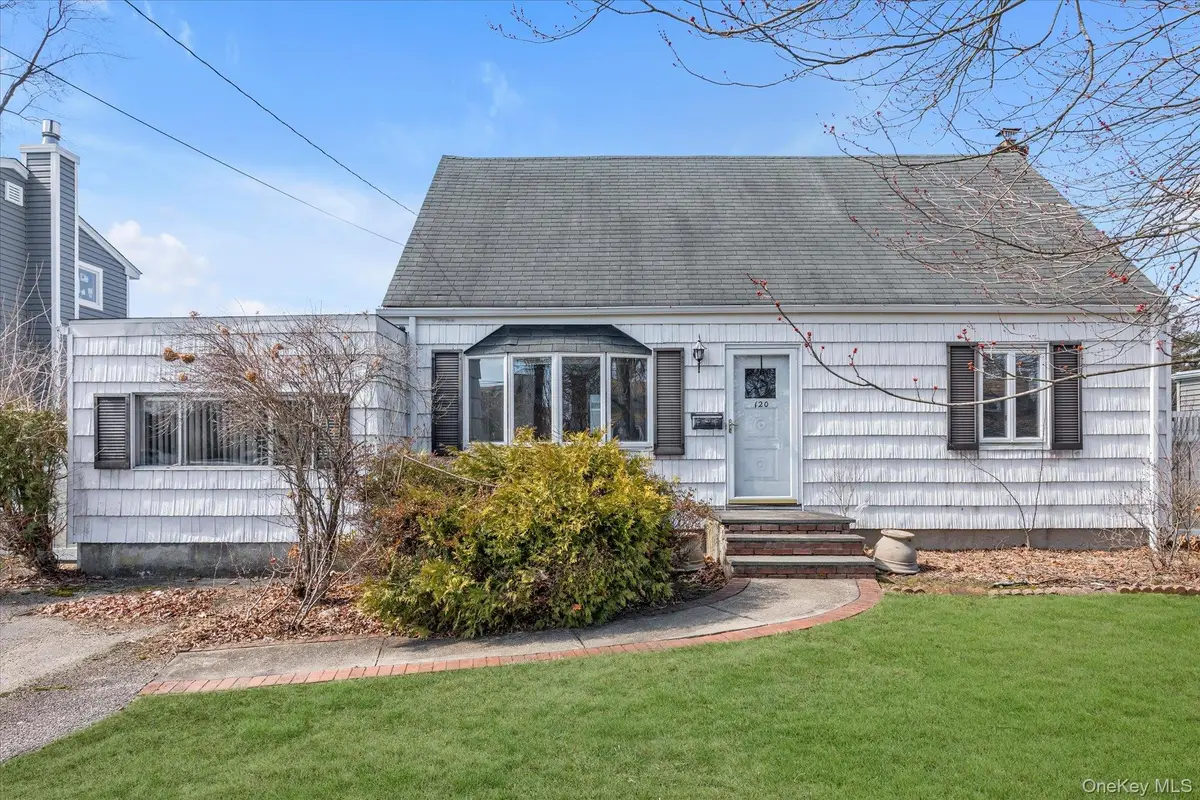 120 W 19th Street, Deer Park, NY 11729 - #1