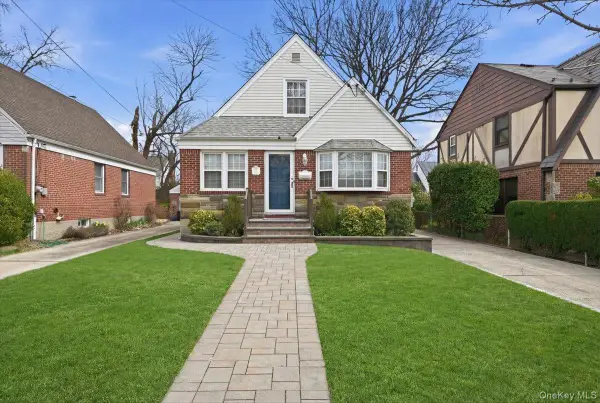 175 Locust Street, Floral Park, NY 11001