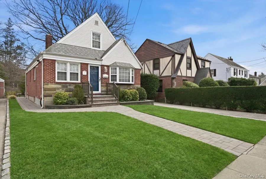 175 Locust Street, Floral Park, NY 11001 - #2