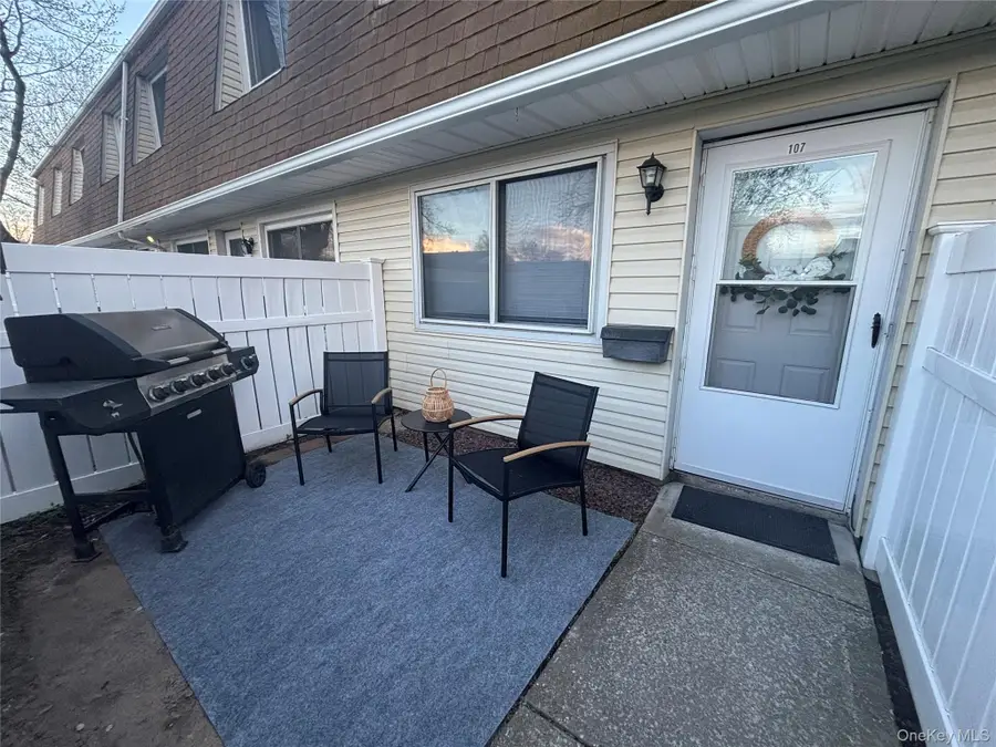 107 Storm Drive, Holtsville, NY 11742 - #2