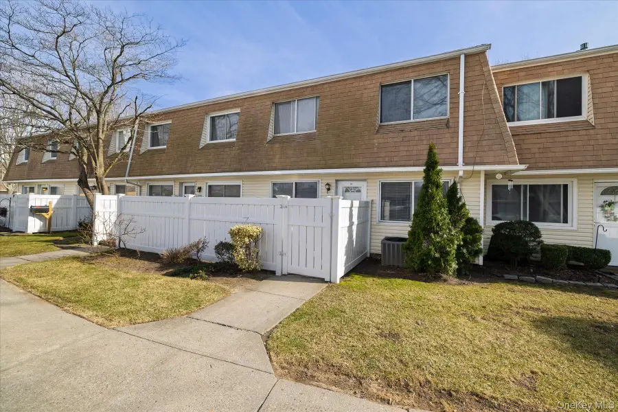 107 Storm Drive, Holtsville, NY 11742 - #3