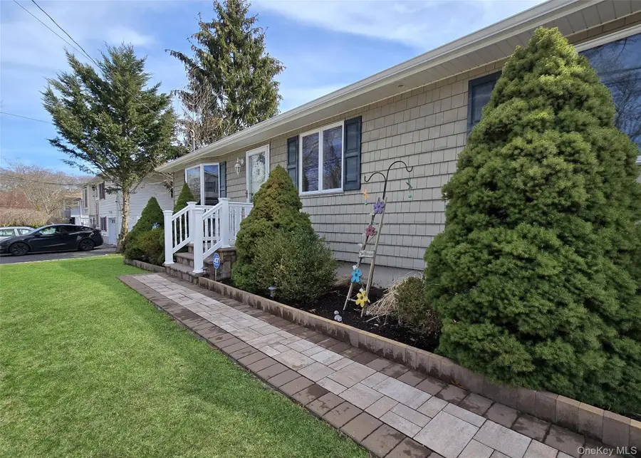 174 Shelby Avenue, Holbrook, NY 11741 - #2