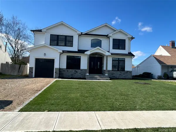 119 Choir Lane, Westbury, NY 11590