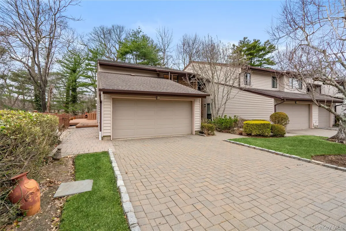 38 Maple Court, Jericho, NY 11753 - #1