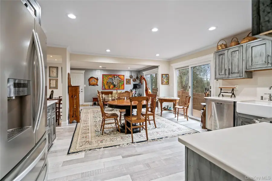 38 Maple Court, Jericho, NY 11753 - #3