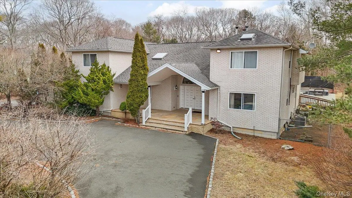 24 Wisteria Drive, Remsenburg, NY 11960 - #1