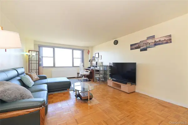 61-20 Grand Central Parkway #A1204, Forest Hills, NY 11375